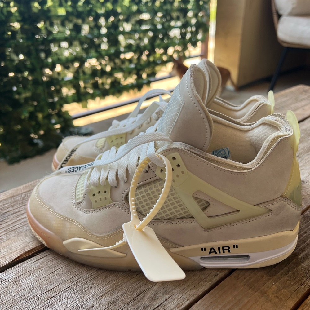 Women’s Jordan 4 Retro Off-White Sail